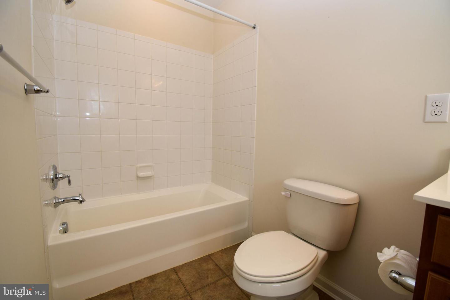 10020 Iron Pointe Dr #9d Property Photo 22