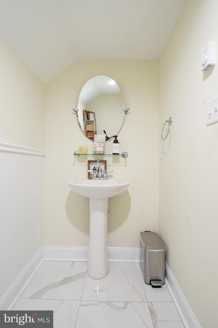 28 W Clarke Ave Property Photo 22
