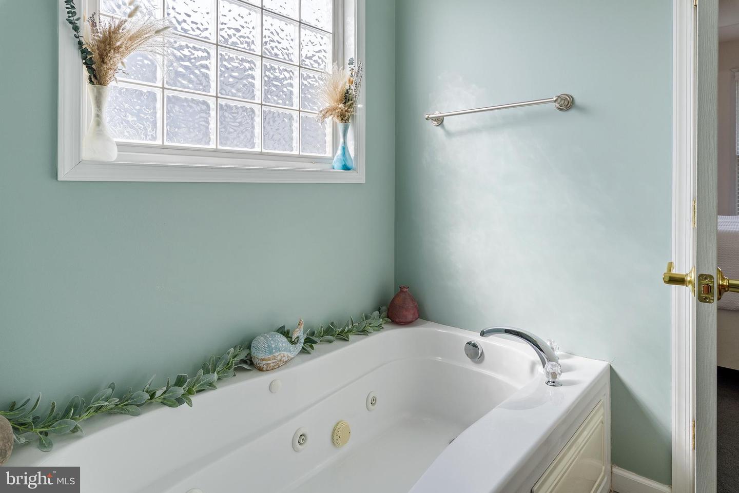 24594 Hollytree Cir Property Photo 32