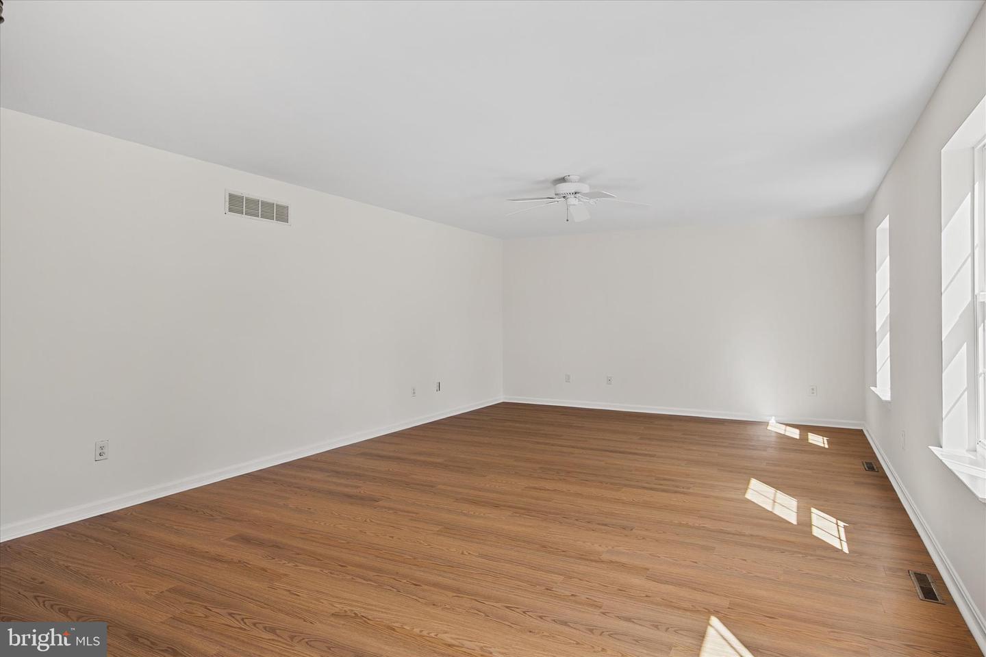 305 Baywinds Ct Property Photo 22