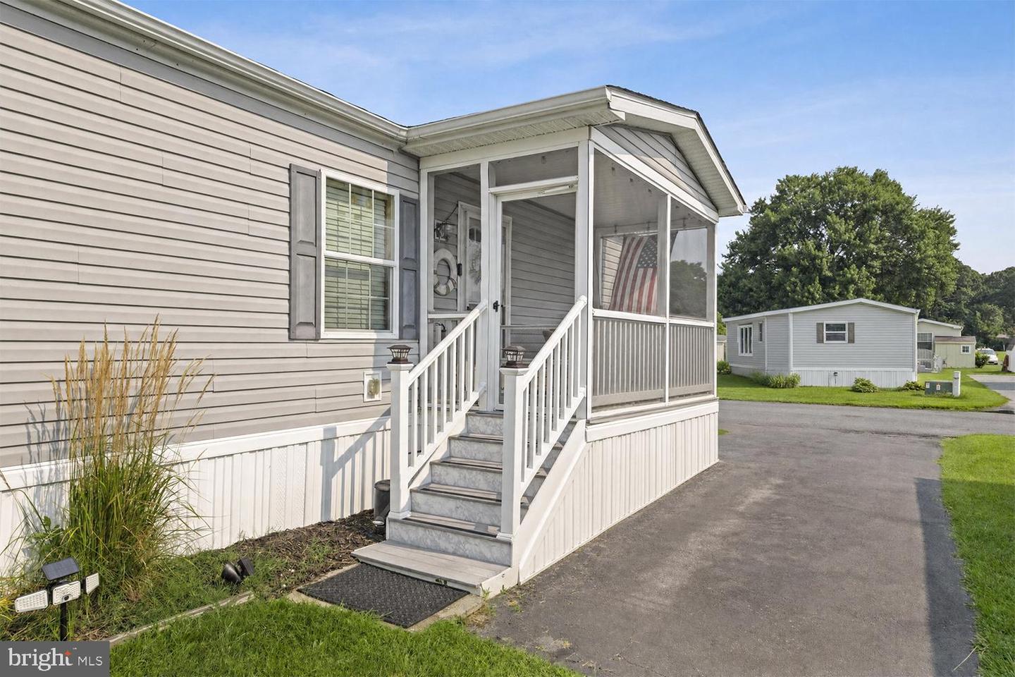 7 Spinning Wheel Ln Property Photo 2