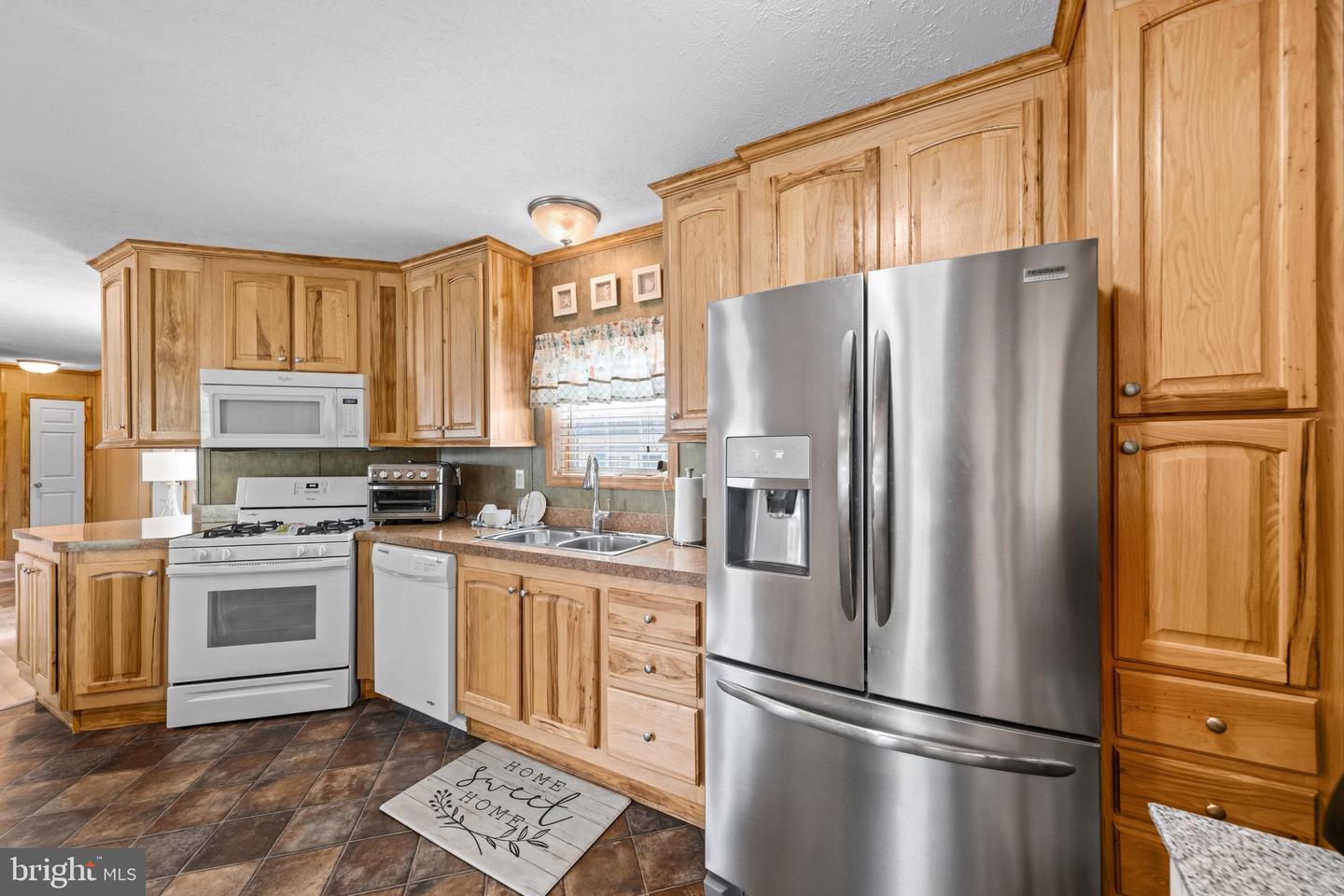 7 Spinning Wheel Ln Property Photo 8