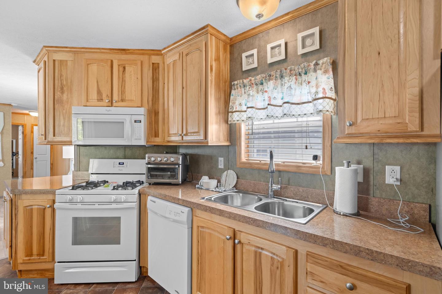 7 Spinning Wheel Ln Property Photo 9