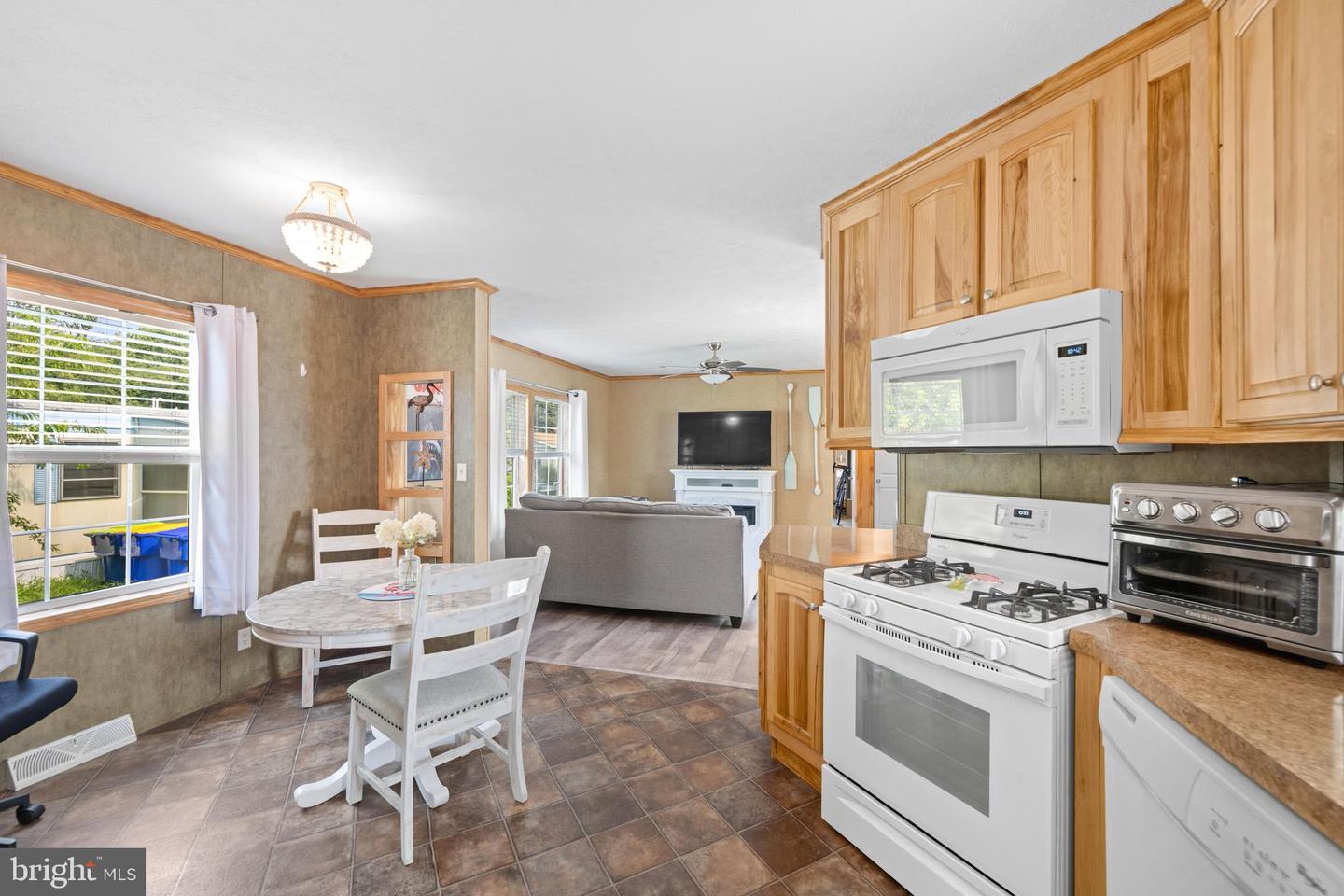 7 Spinning Wheel Ln Property Photo 11