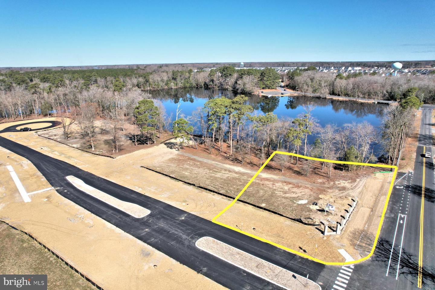24056 Fishers Point Property Photo 1