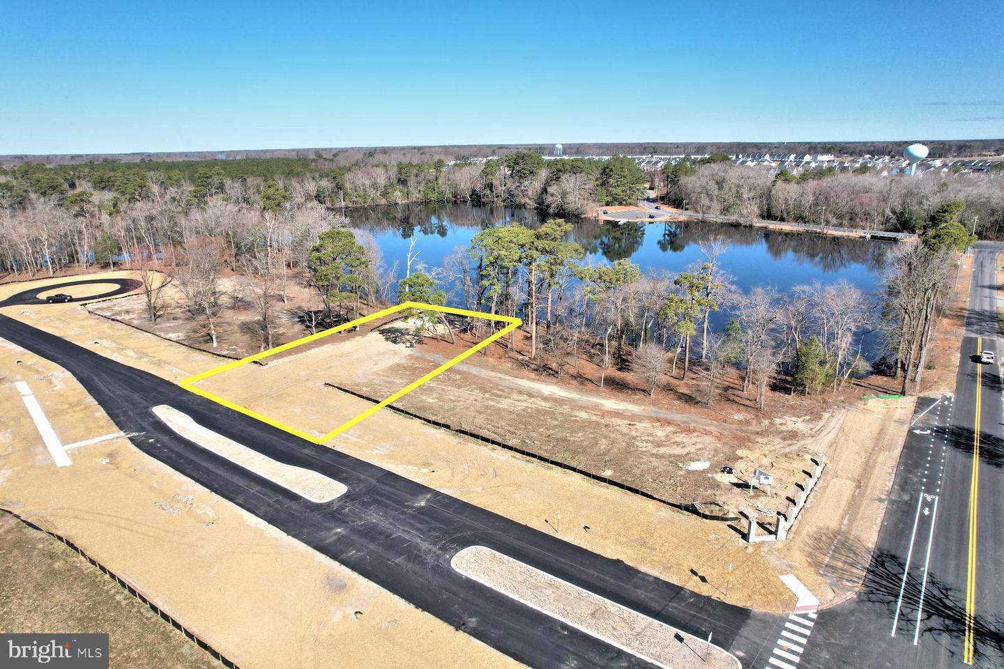 24066 Fishers Point Property Photo 1