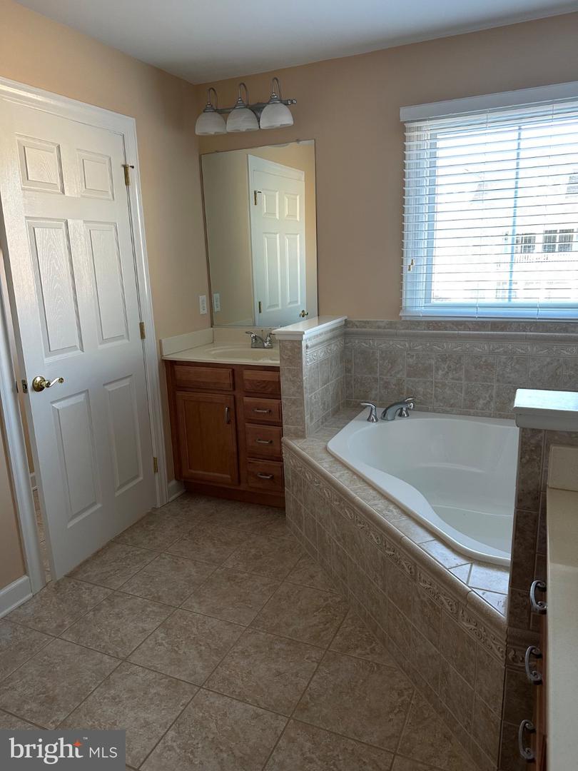 11136 Signature Blvd Property Photo 14