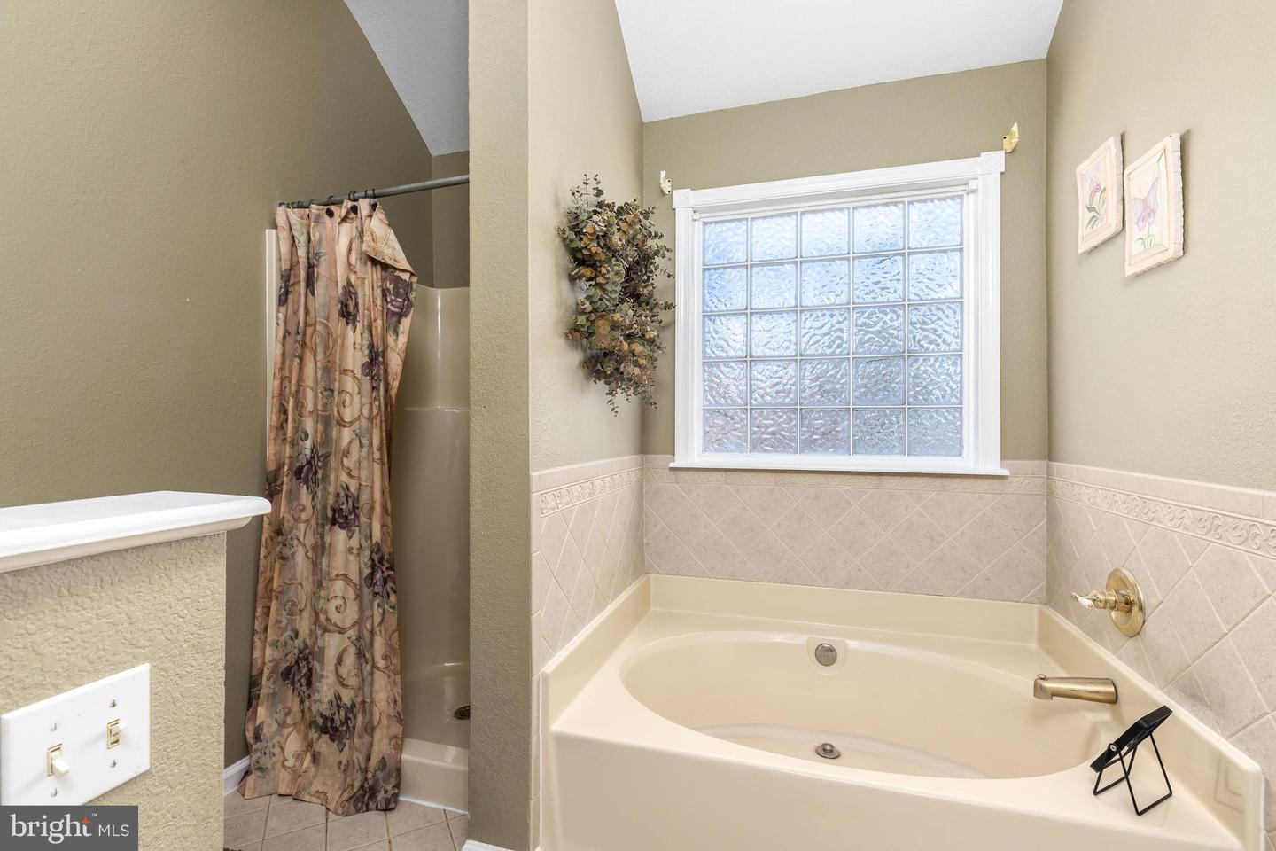 33997 N Hampton Cir Property Photo 47