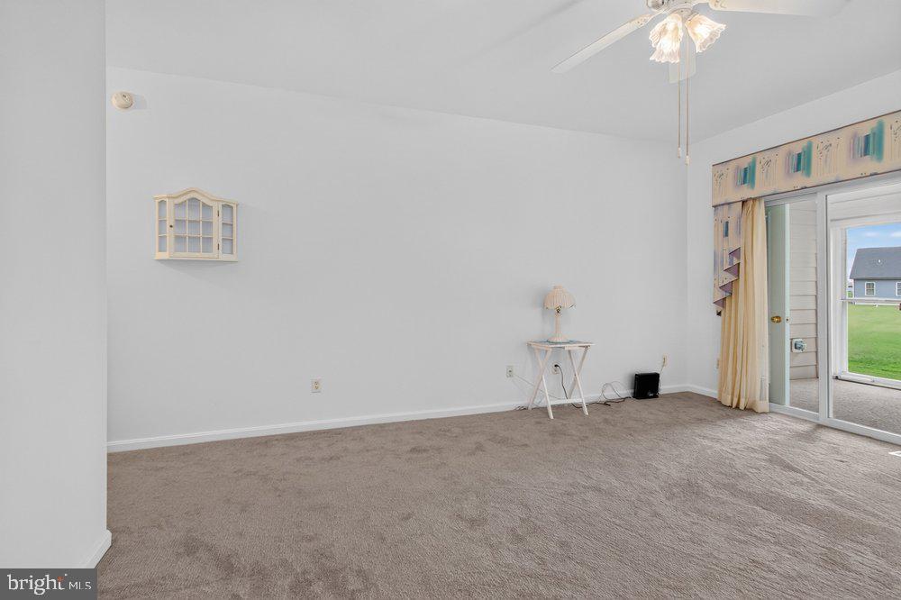 151 Aspen Ct Property Photo 5