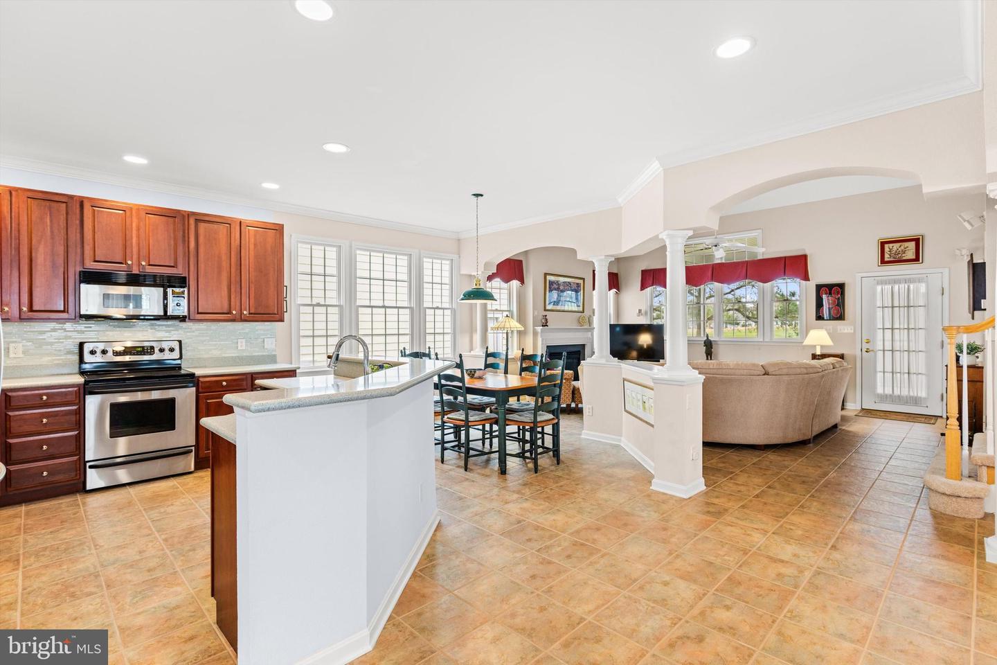 36 Willow Oak Ave Property Photo 16