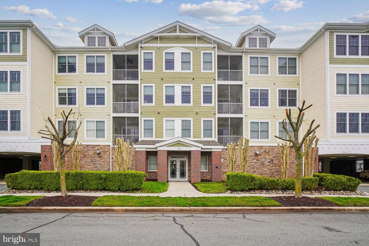 31568 WINTERBERRY PKWY #306 Property Photo 1