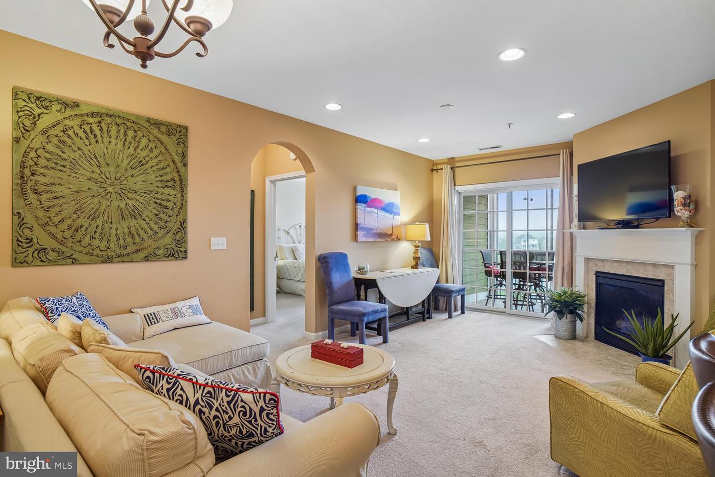 31568 Winterberry Pkwy #306 Property Photo 3