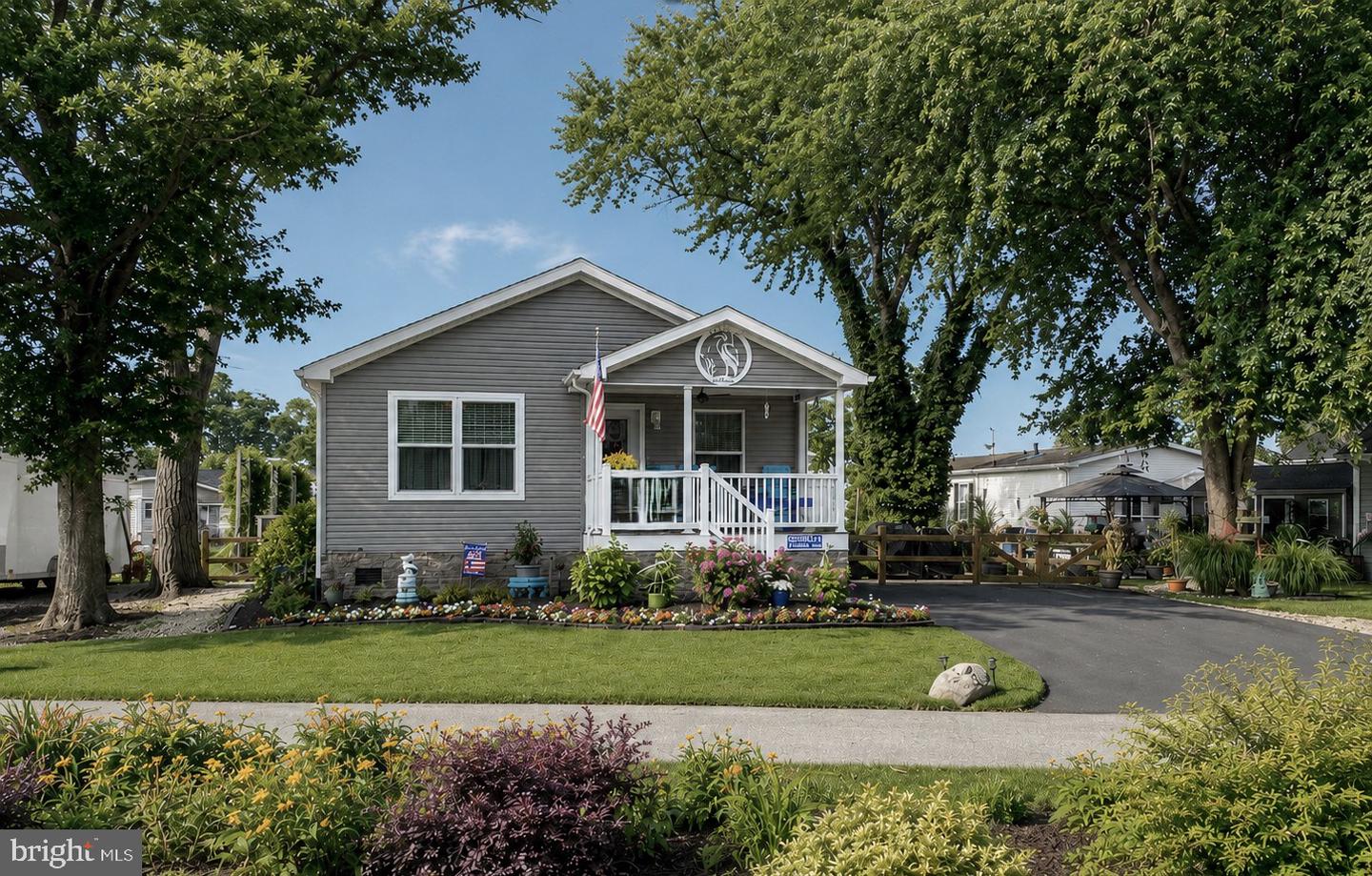 26644 Landing #19 Property Photo 1