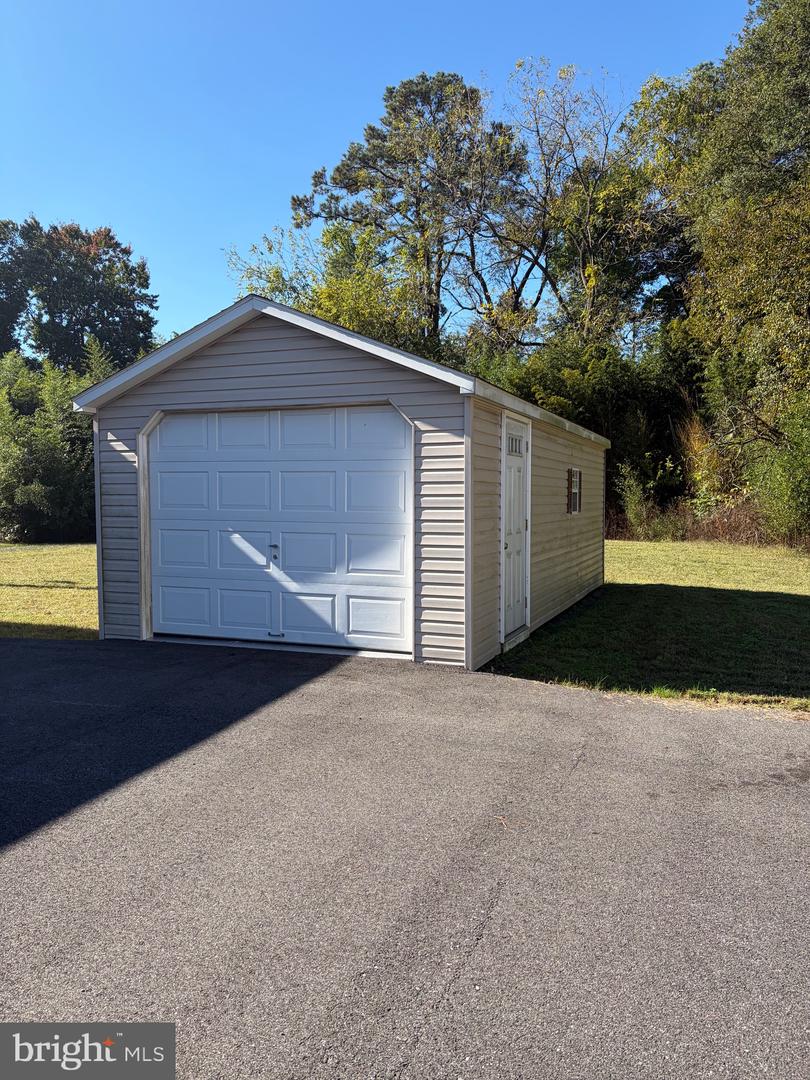 26286 Seaford Rd Property Photo 4