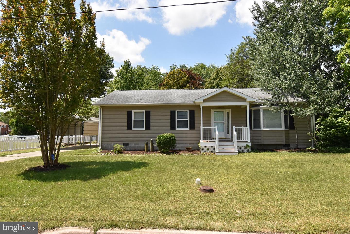 412 Cedar St Property Photo 1