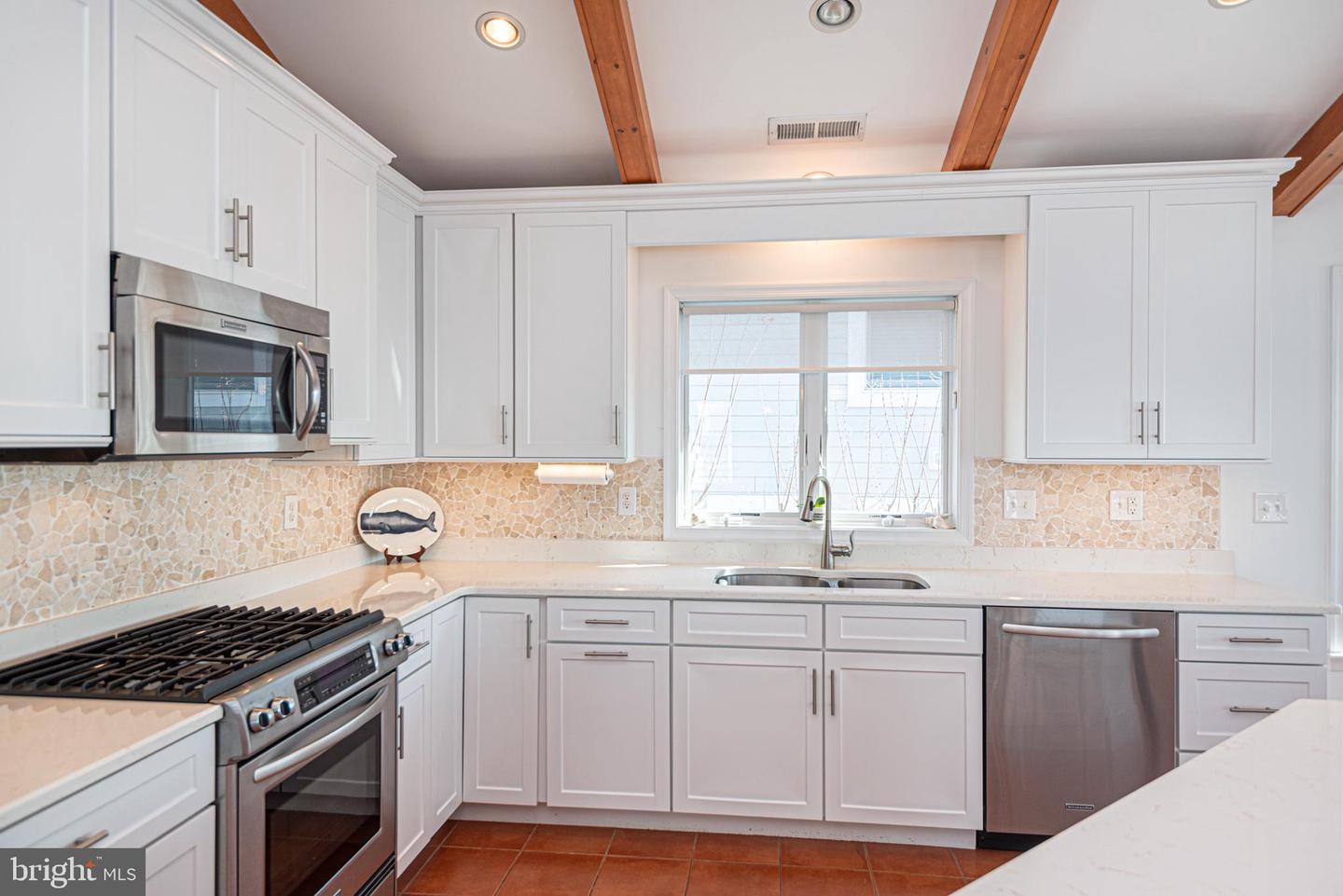 1502 Bay St Property Photo 15