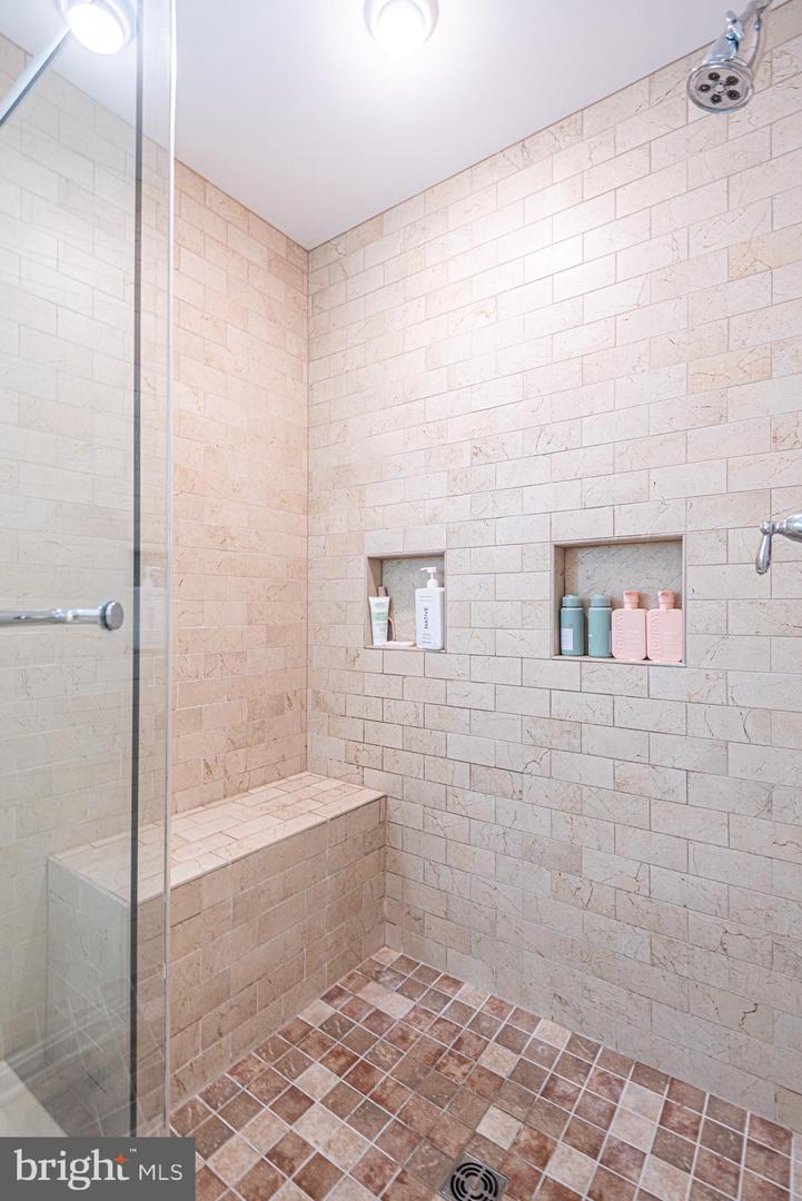 1502 Bay St Property Photo 34