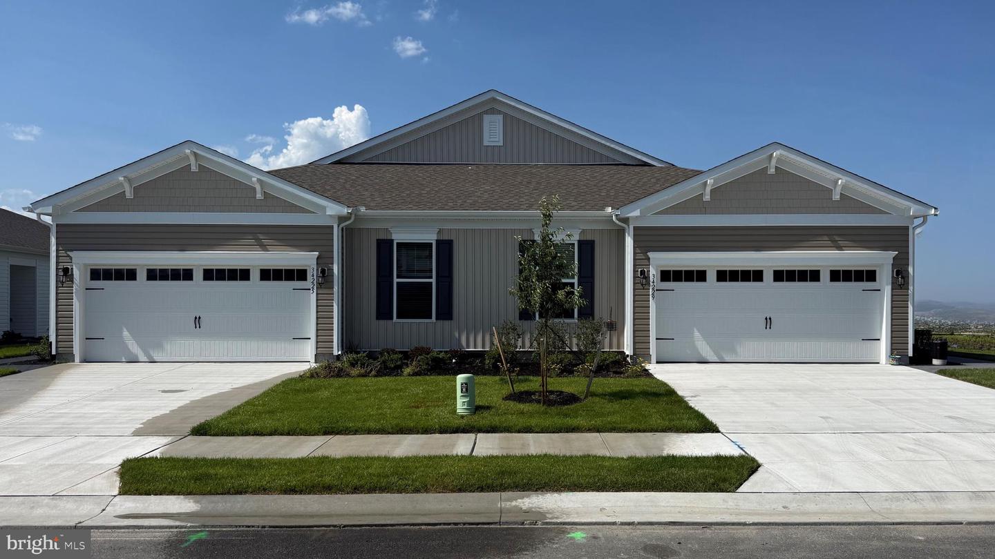 34225 FOREST ACRES DR Property Photo 1