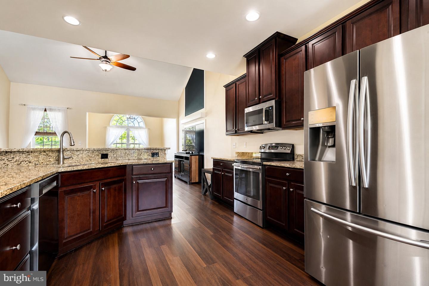 29551 Vincent Village Dr Property Photo 7