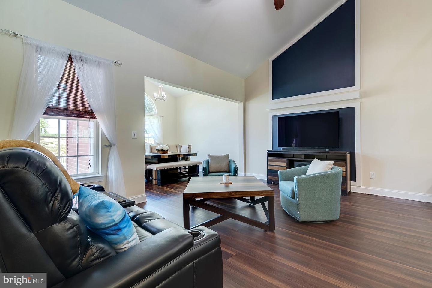 29551 Vincent Village Dr Property Photo 13