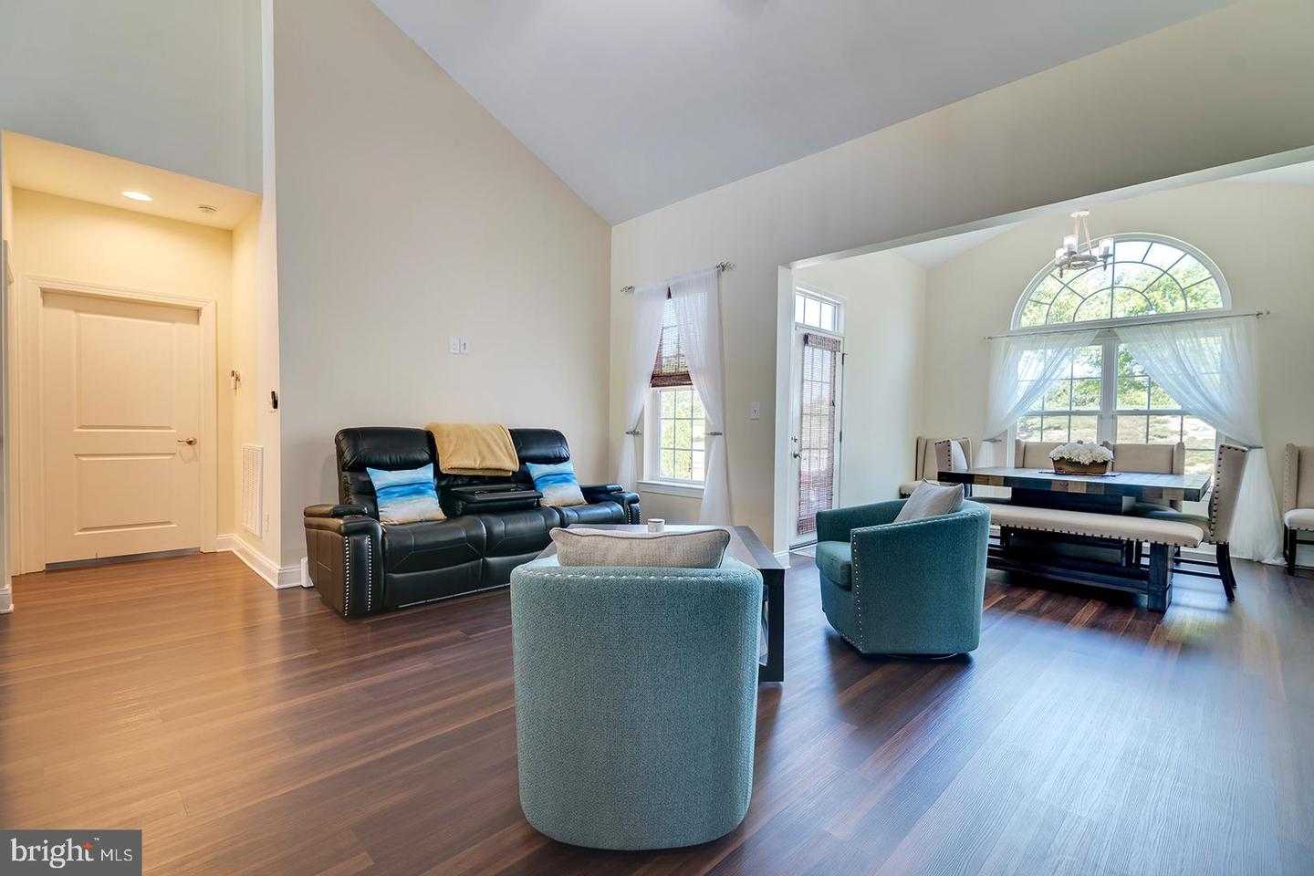 29551 Vincent Village Dr Property Photo 14