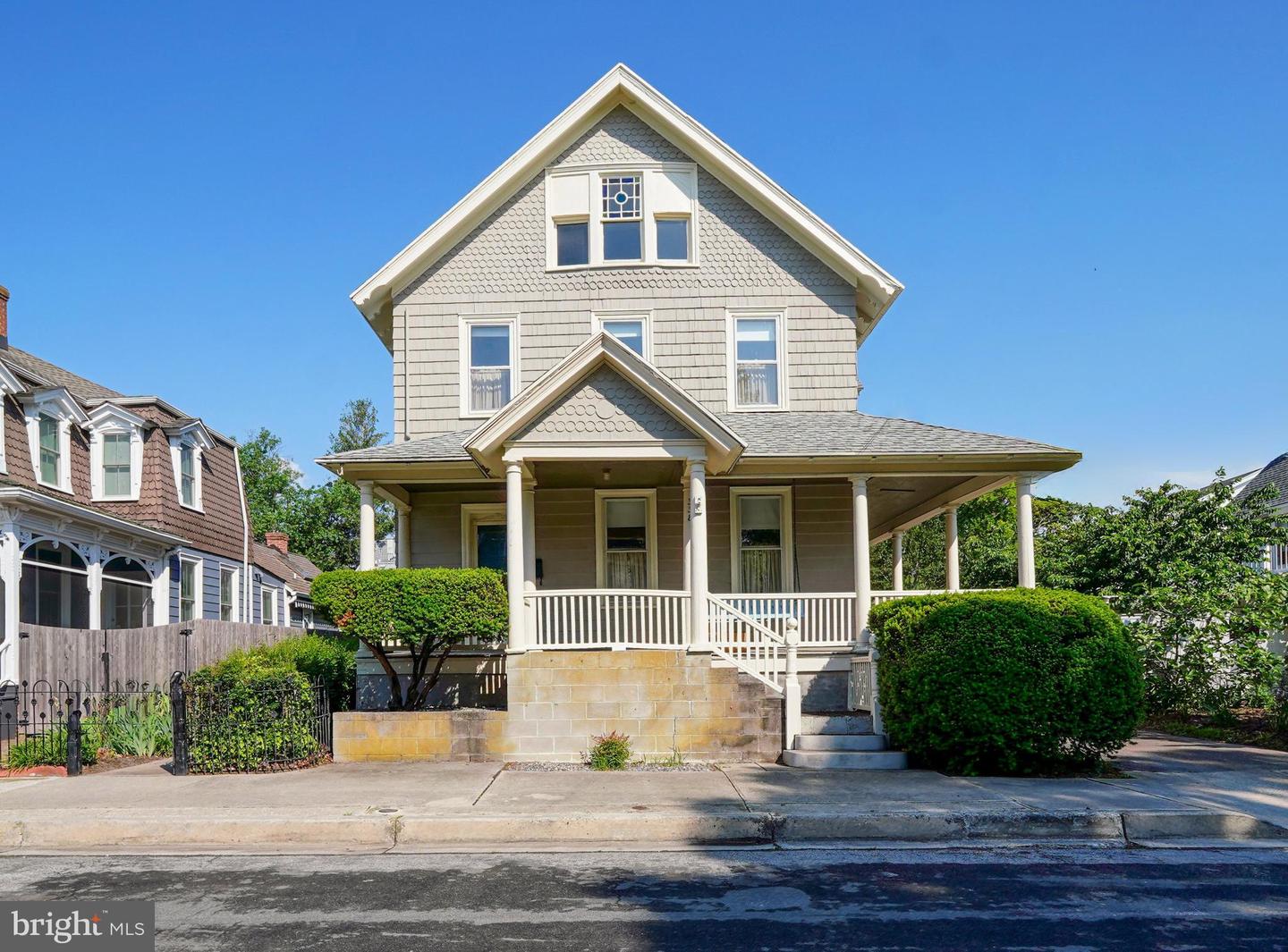 338 MARKET ST Property Photo 1