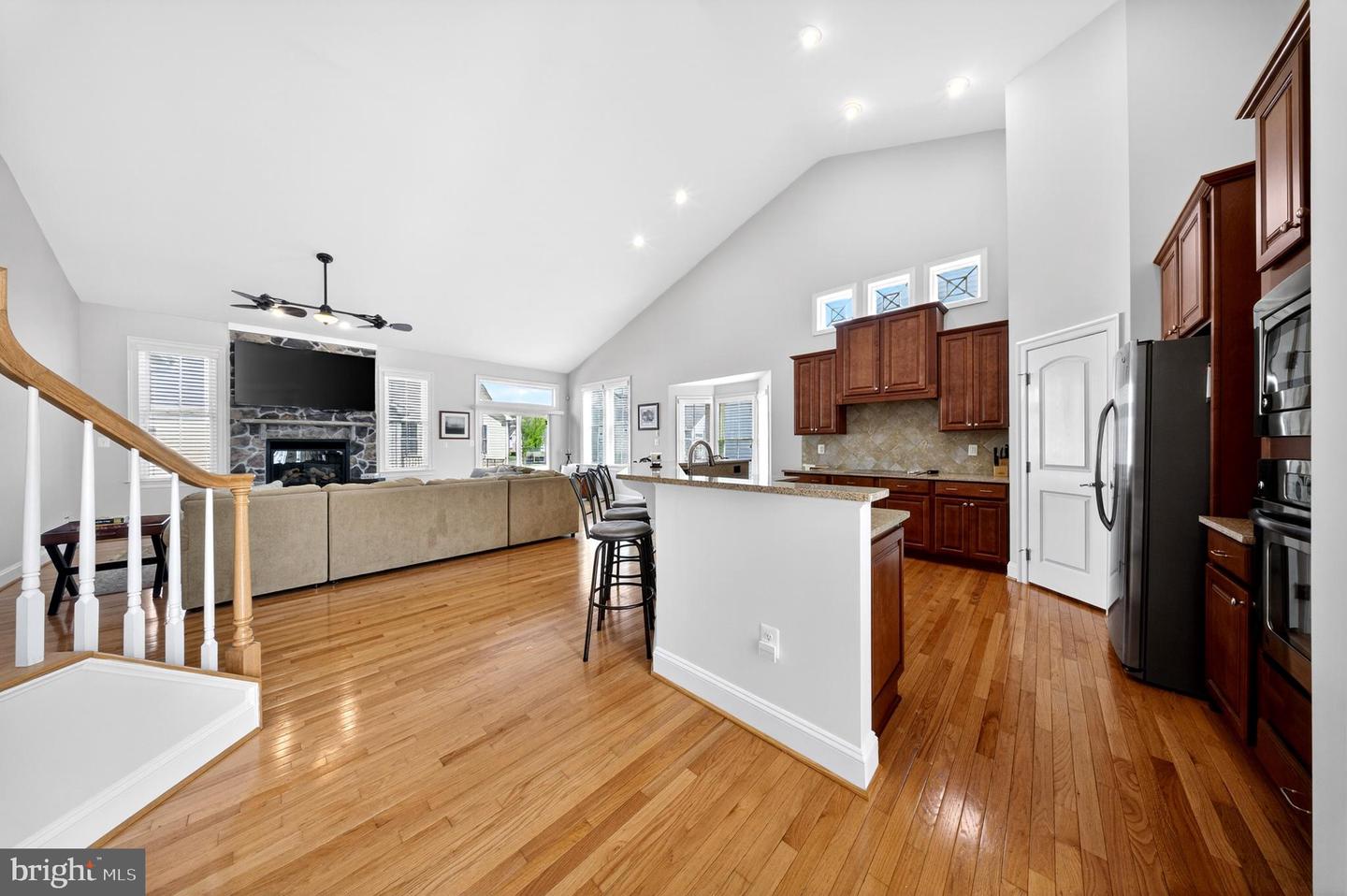 37419 Liverpool Ln Property Photo 11