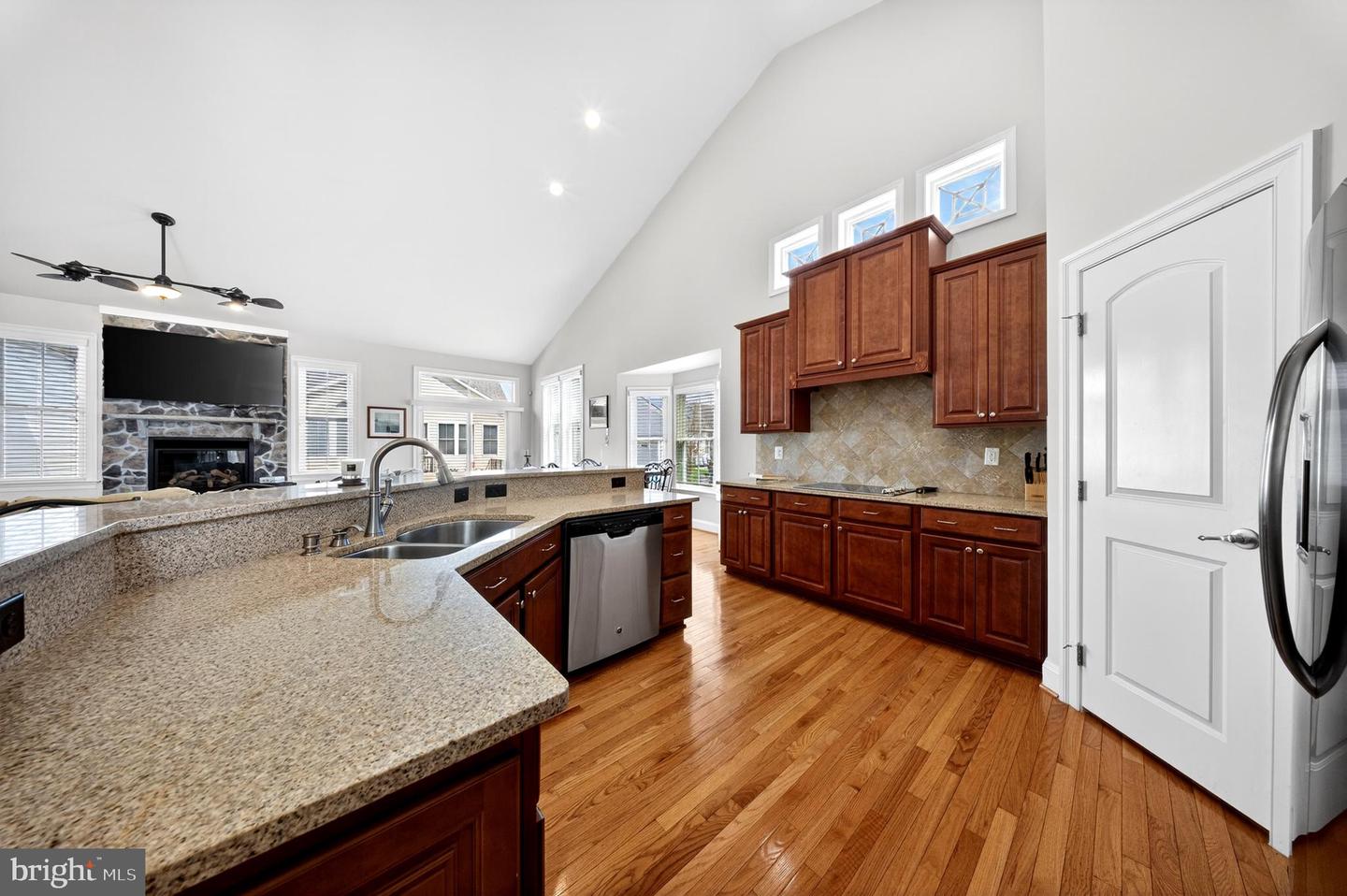 37419 Liverpool Ln Property Photo 14