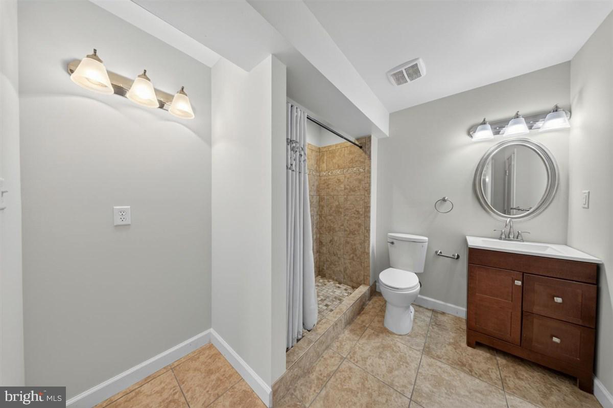 37419 Liverpool Ln Property Photo 42