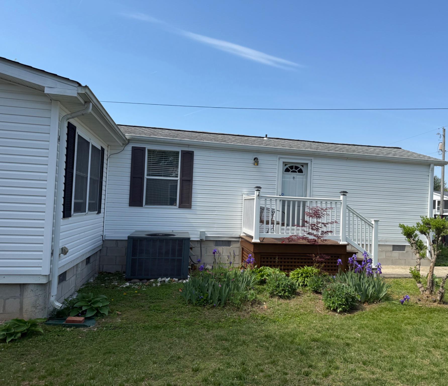 18017 HOWARD DR