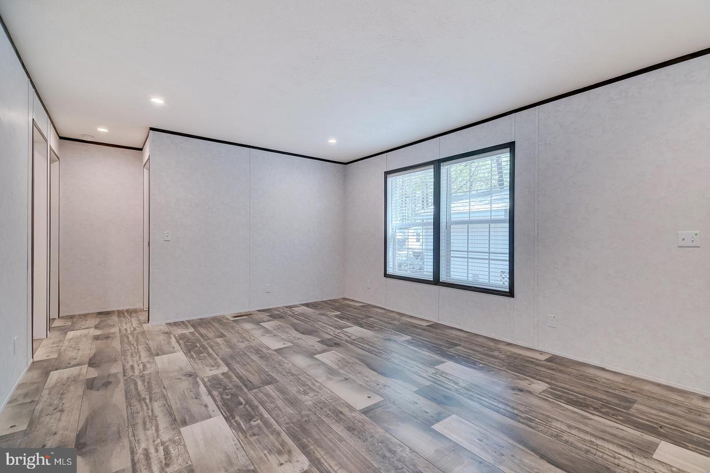 24505 White St Property Photo 10