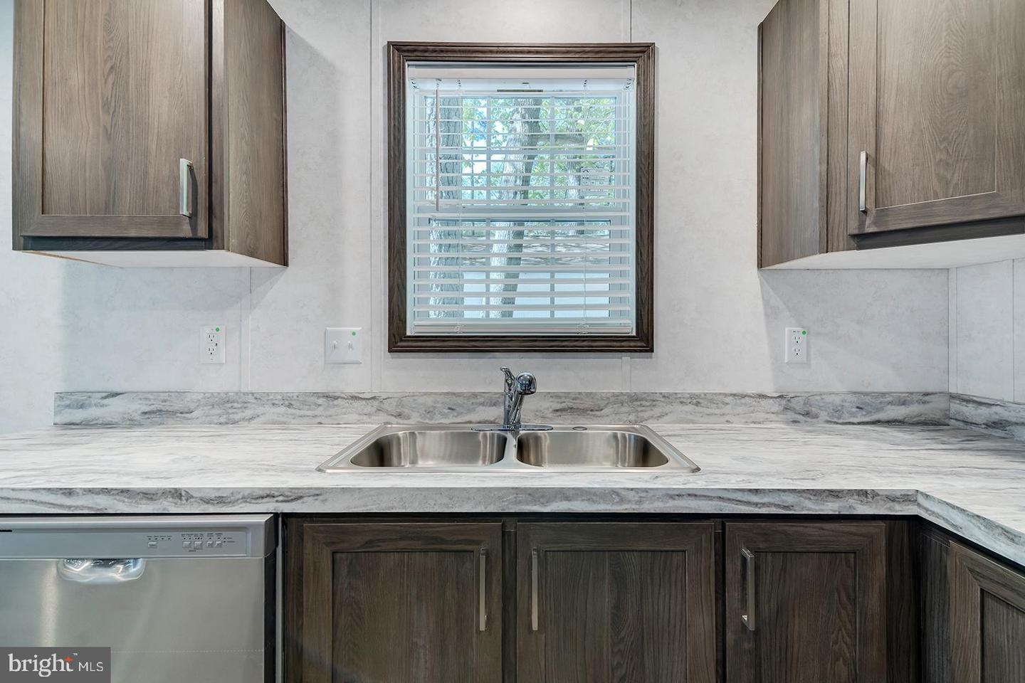 24505 White St Property Photo 13