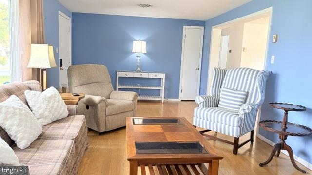508 Lloyd St Property Photo 3
