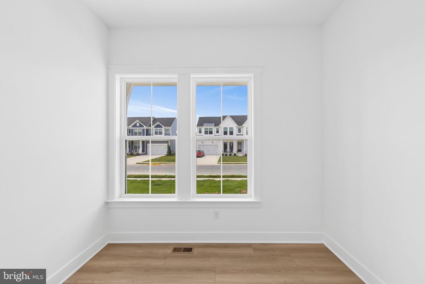34561 Scenic Harbor Way Property Photo 3