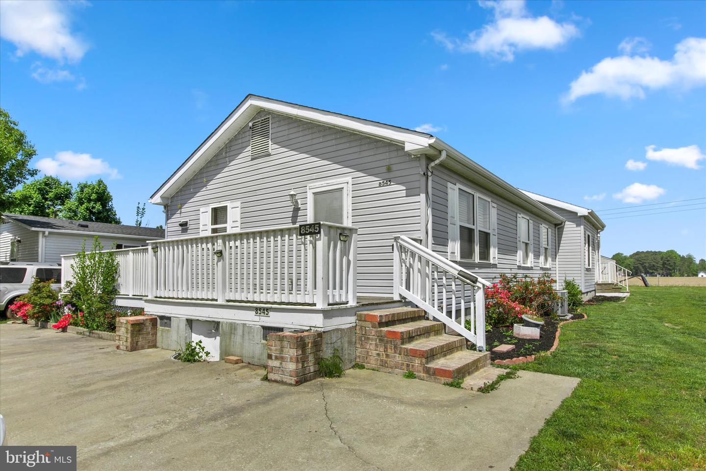 8545 Garden Property Photo 1