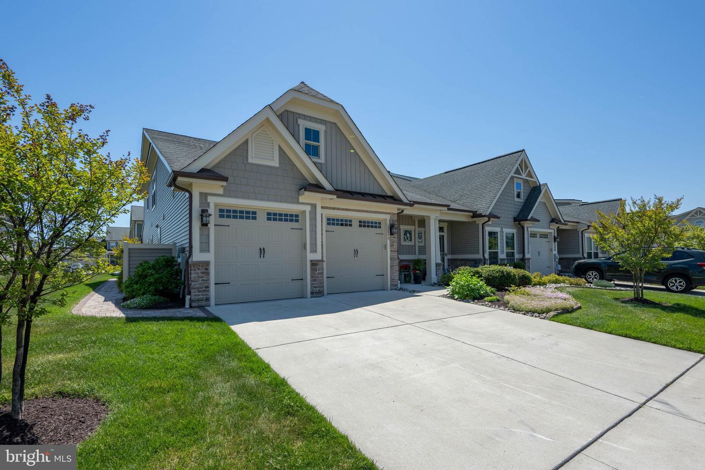 22694 Grebe Ln Property Photo 3
