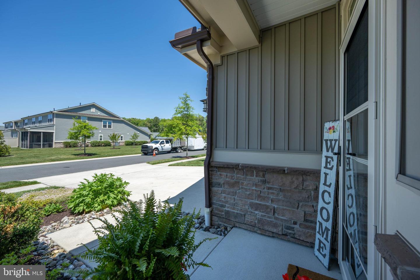 22694 Grebe Ln Property Photo 4