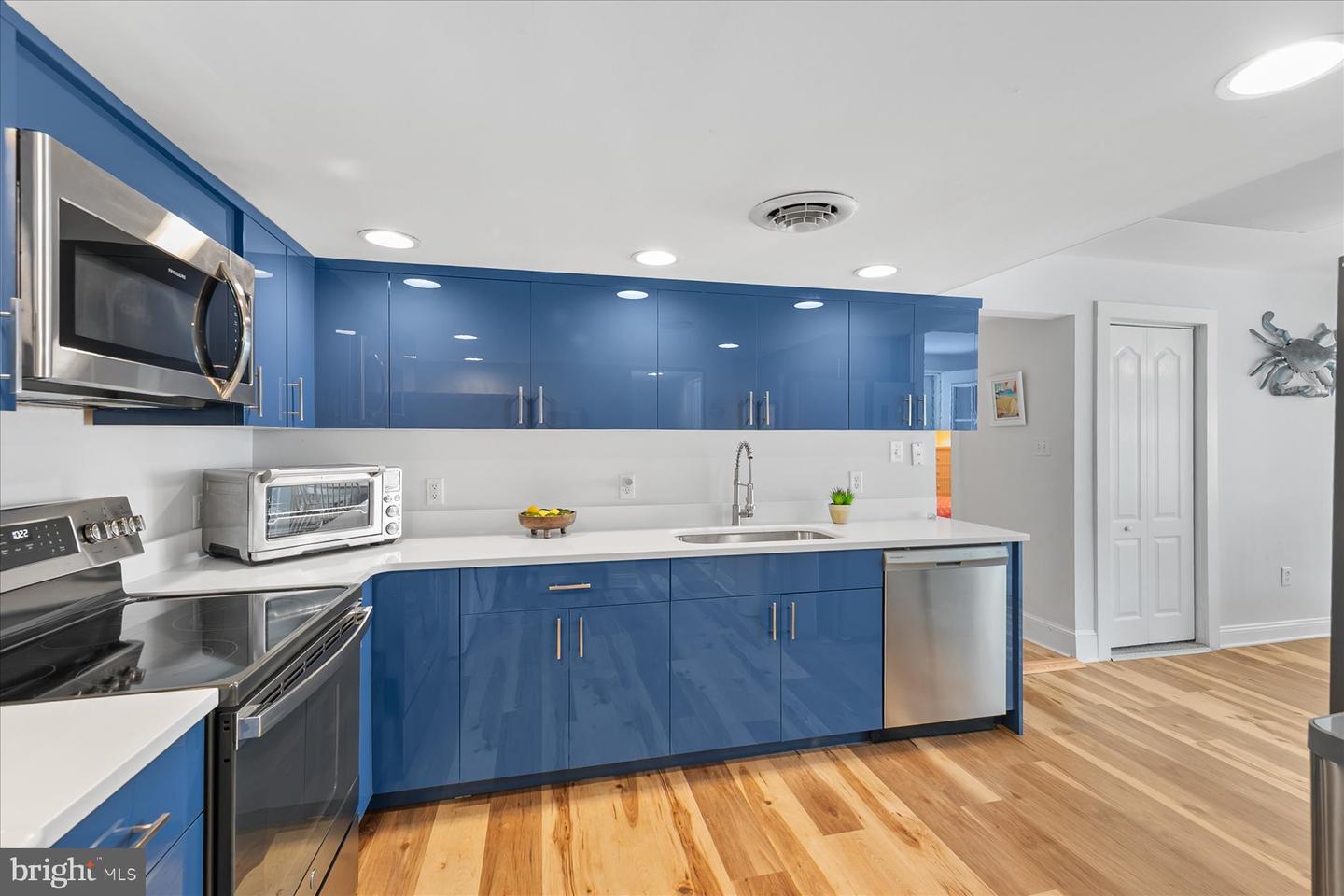 16 Delaware Ave Property Photo 12