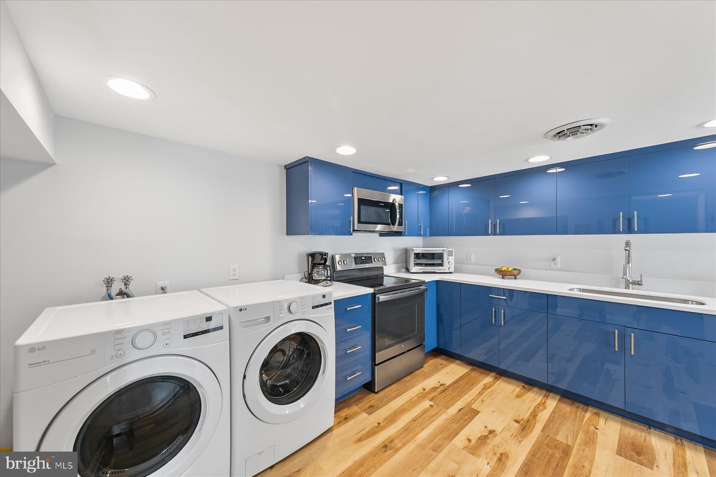 16 Delaware Ave Property Photo 14