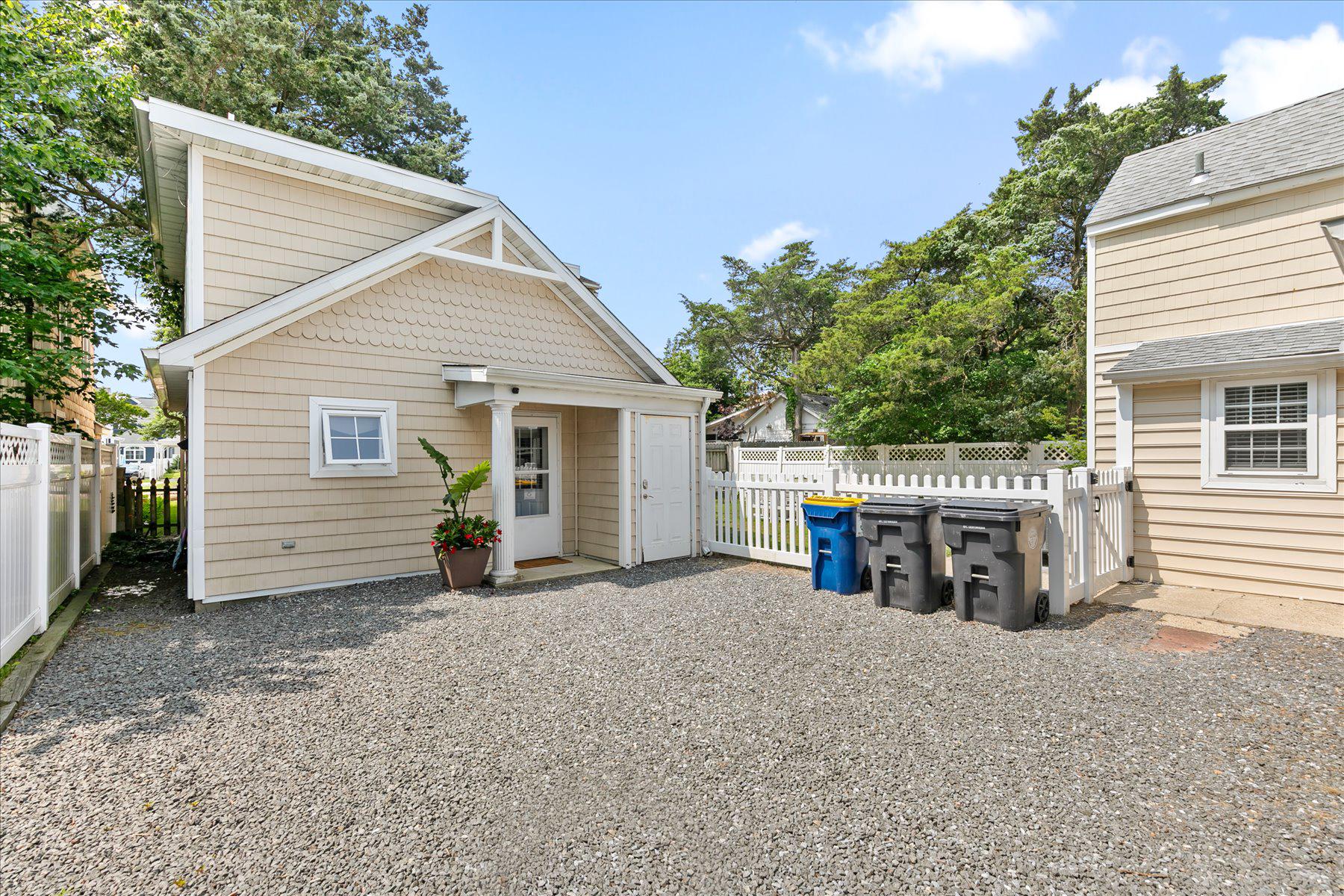 16 Delaware Ave Property Photo 33