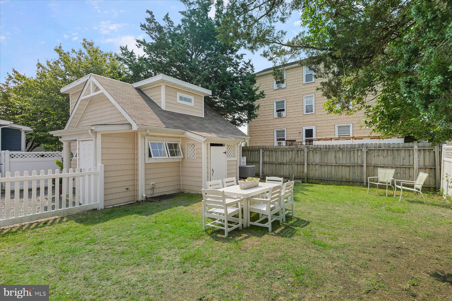 16 Delaware Ave Property Photo 34