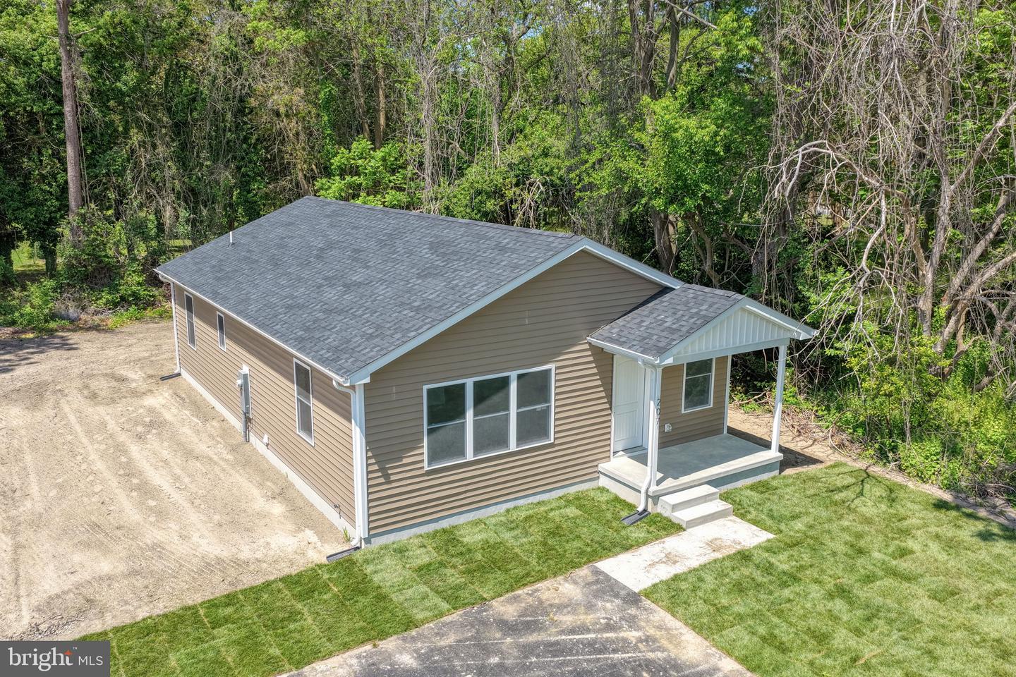 207 Charles Way Property Photo 2