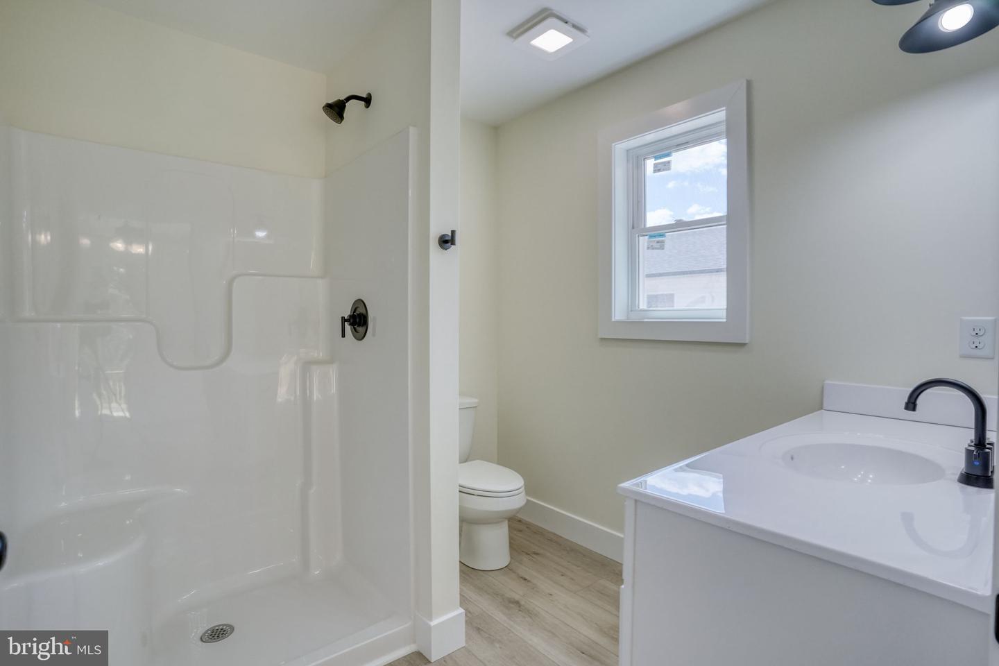 207 Charles Way Property Photo 12