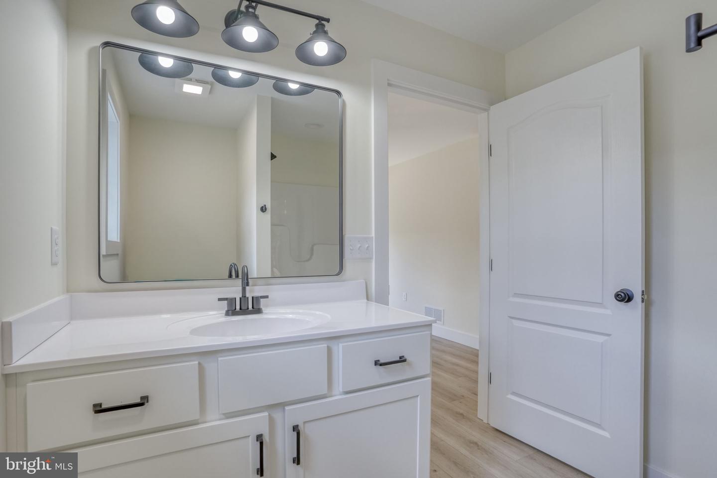 207 Charles Way Property Photo 13