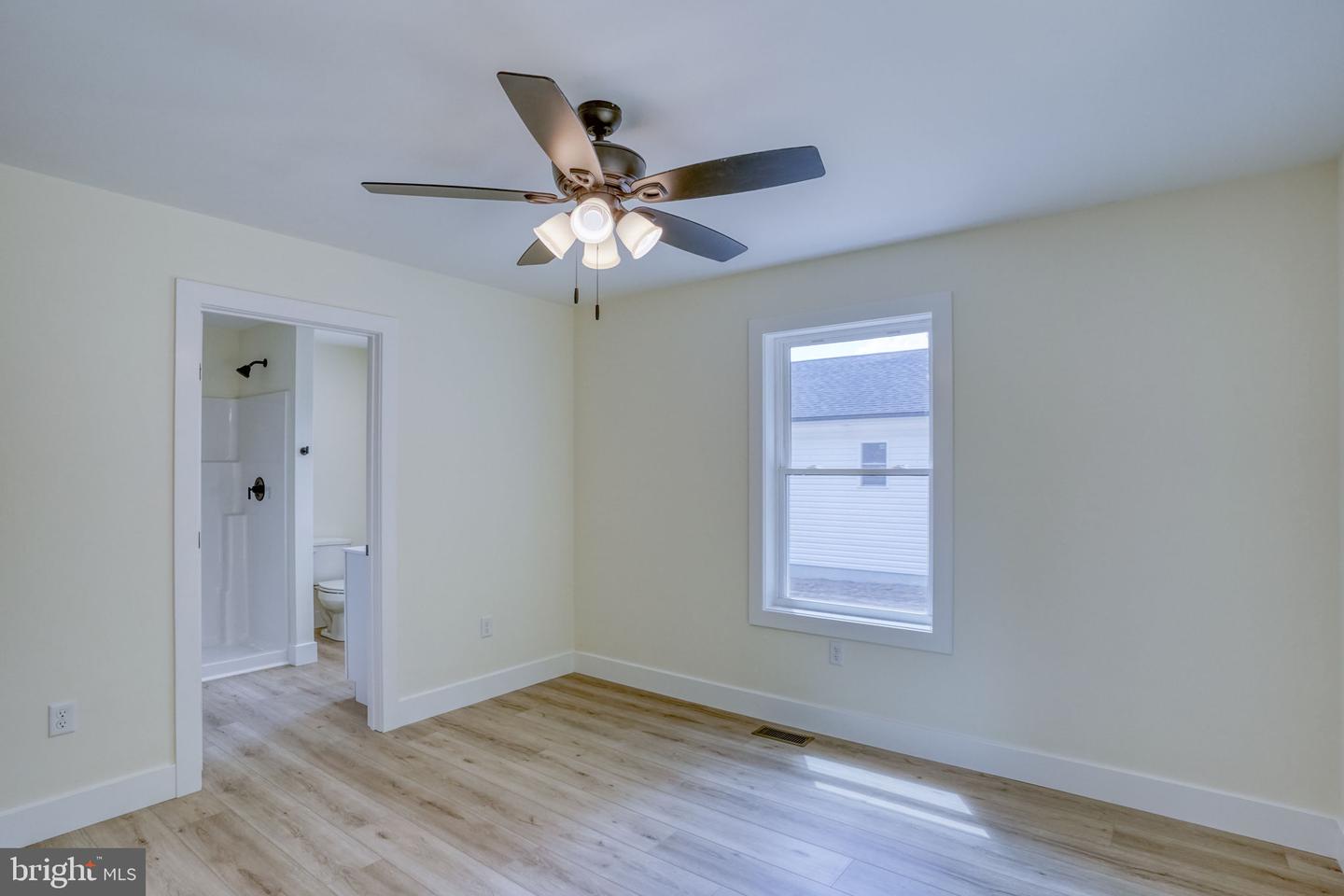 207 Charles Way Property Photo 16