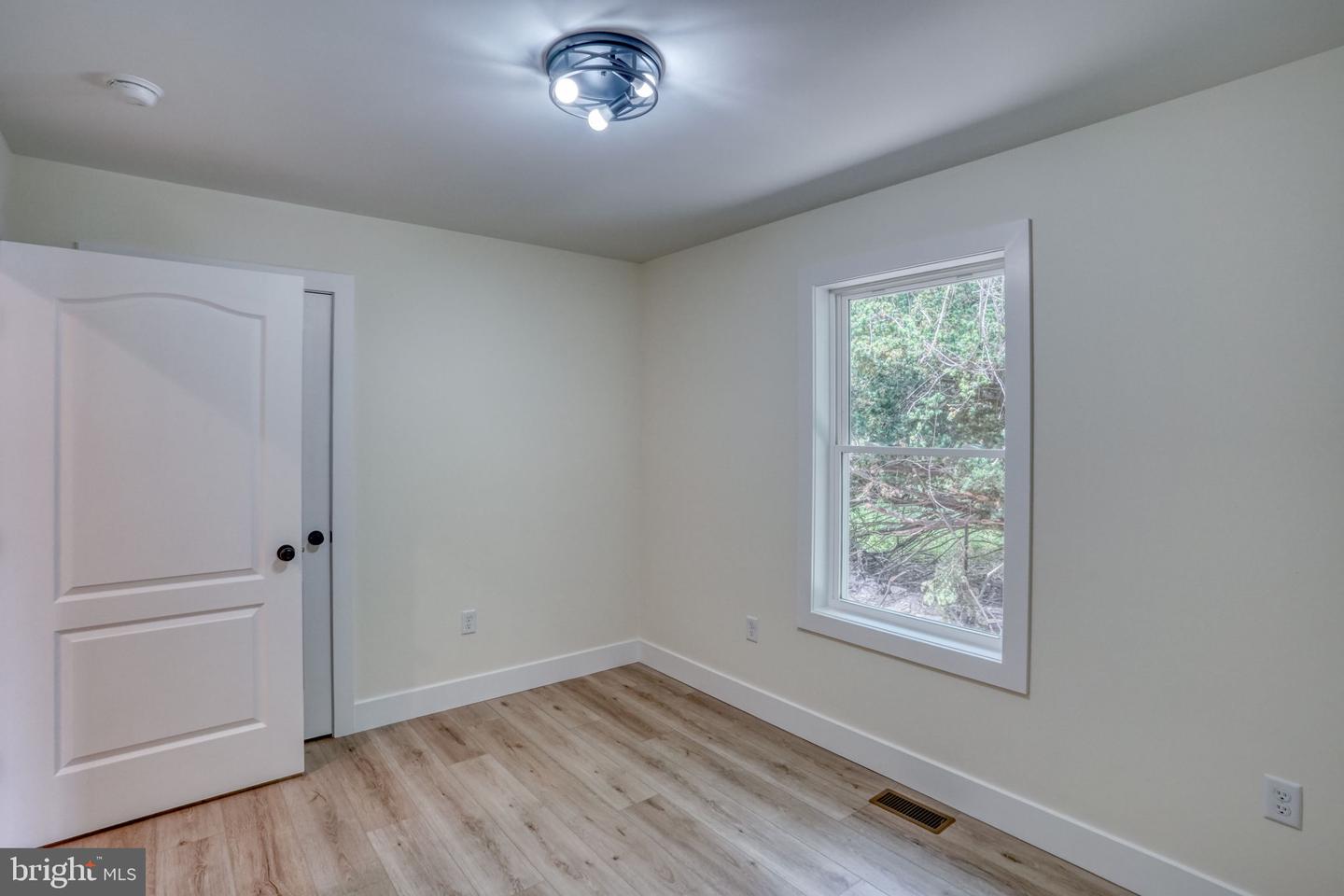 207 Charles Way Property Photo 19