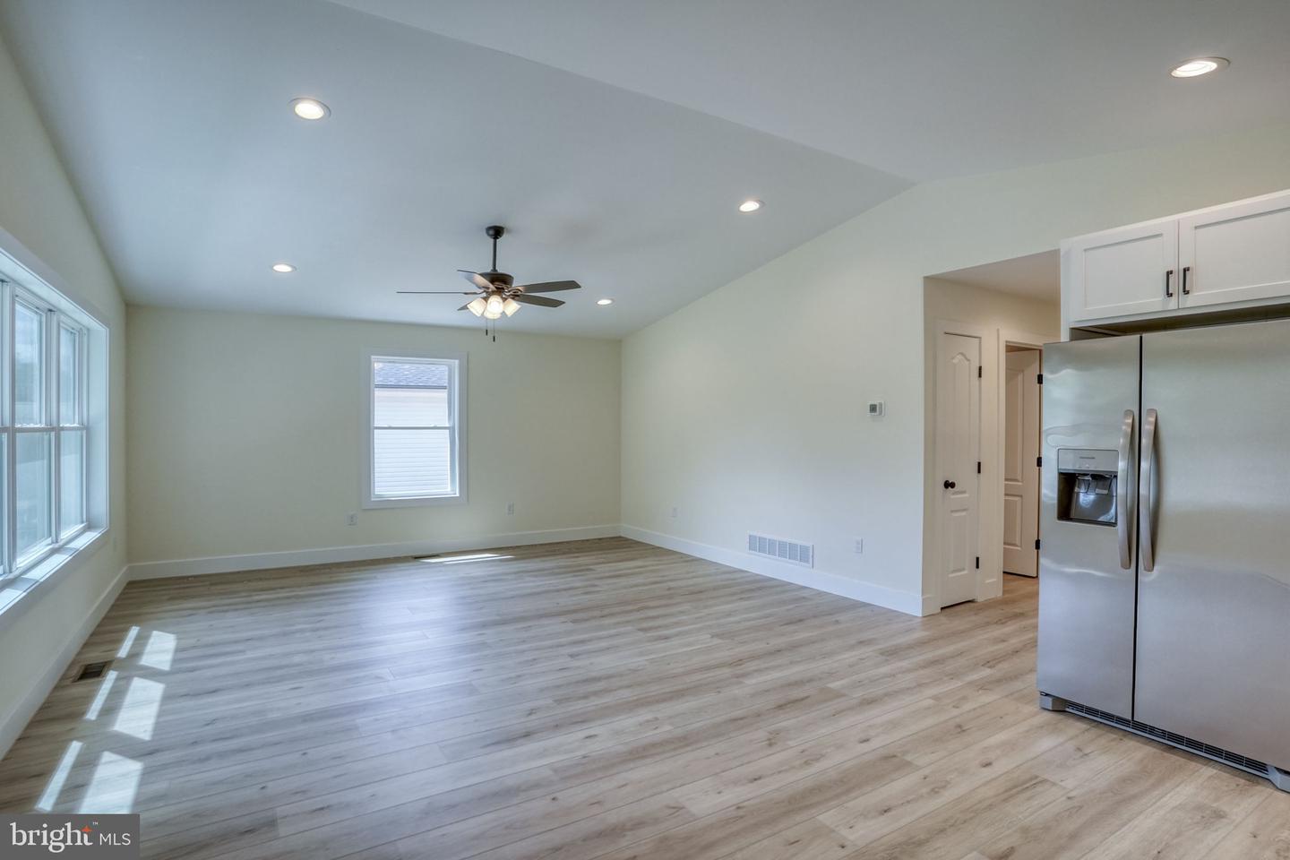 207 Charles Way Property Photo 21