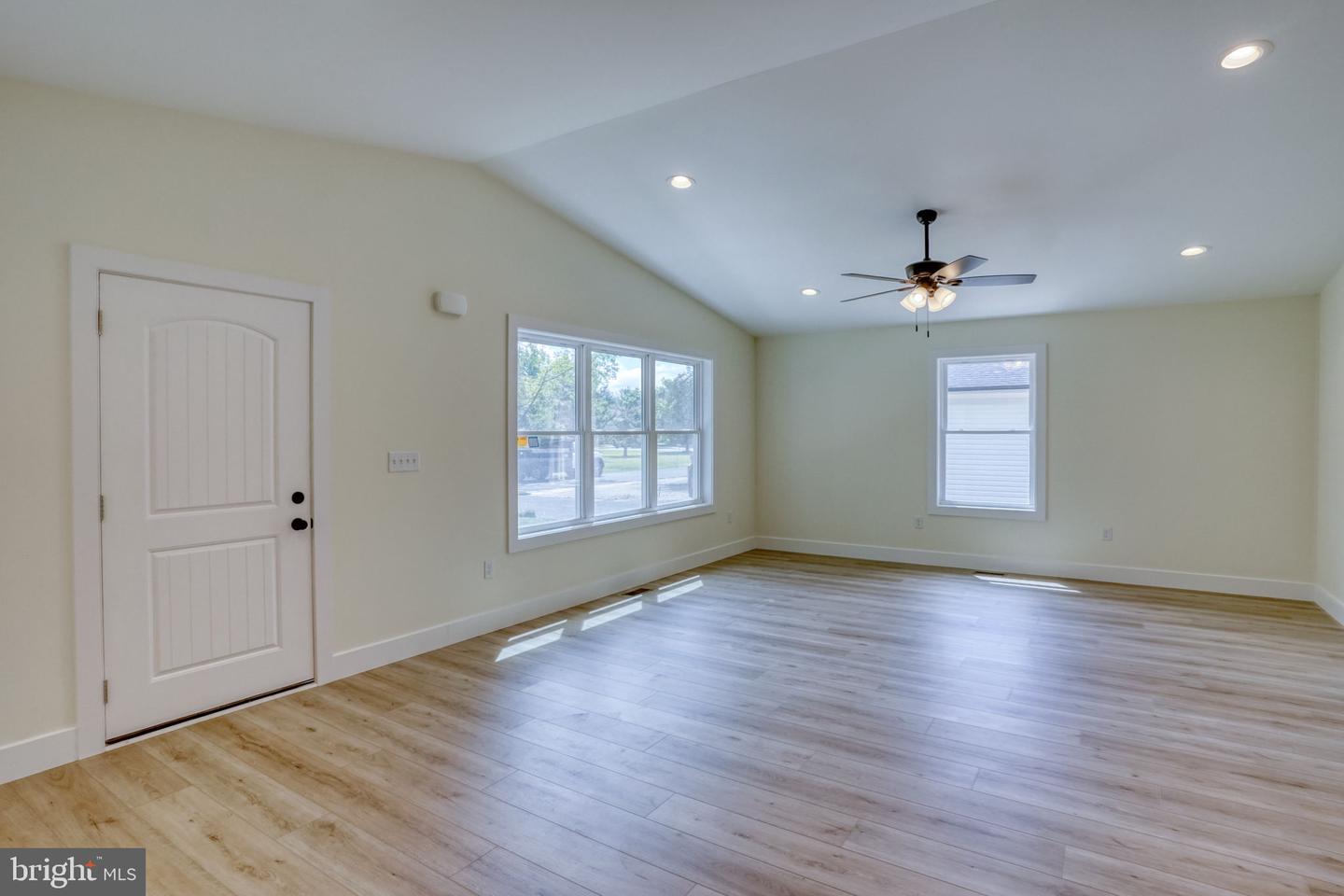 207 Charles Way Property Photo 22