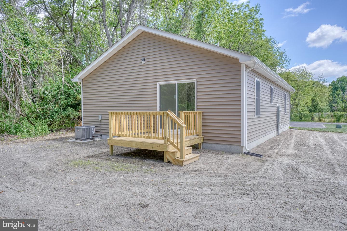207 Charles Way Property Photo 24