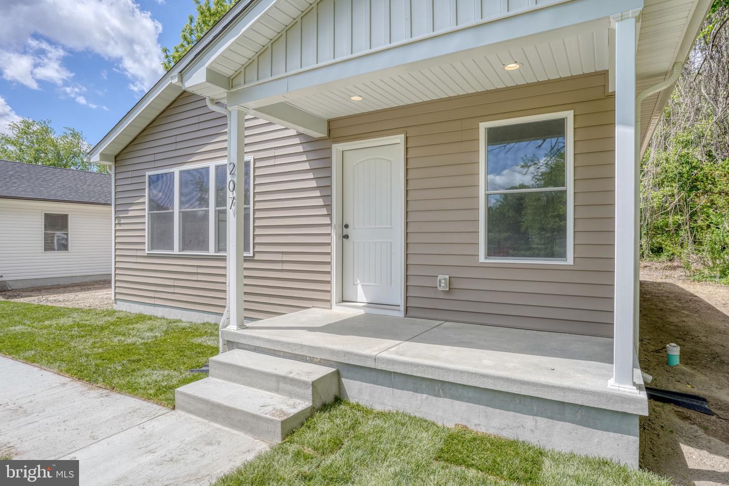 207 Charles Way Property Photo 26